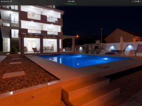 Гостиница Villa Sandy Apartments  Тиват